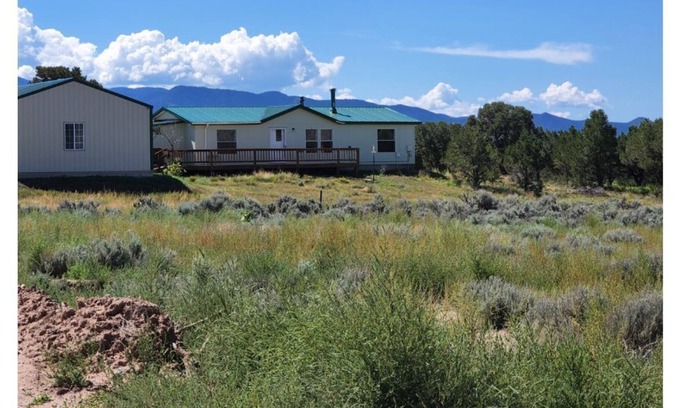 Fort Garland House | Peaceful Place with Majestic Mountains. Bright Stars. Warm days Cold Night