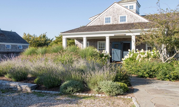 Quaise House | Peaceful Polpis Private Estate