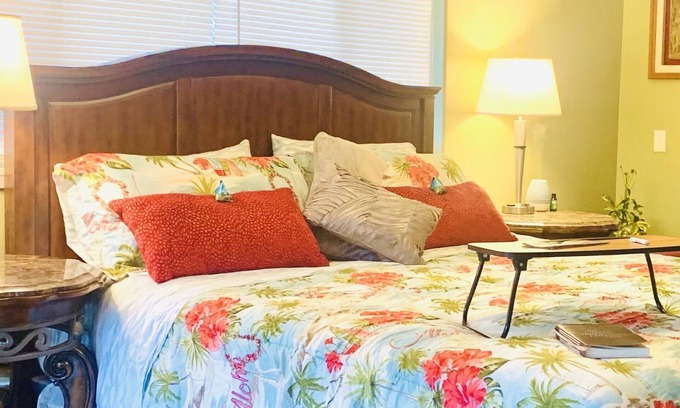 Keaau Apartment | Peaceful Private Studio with Soaking Tub, TV & WIFI