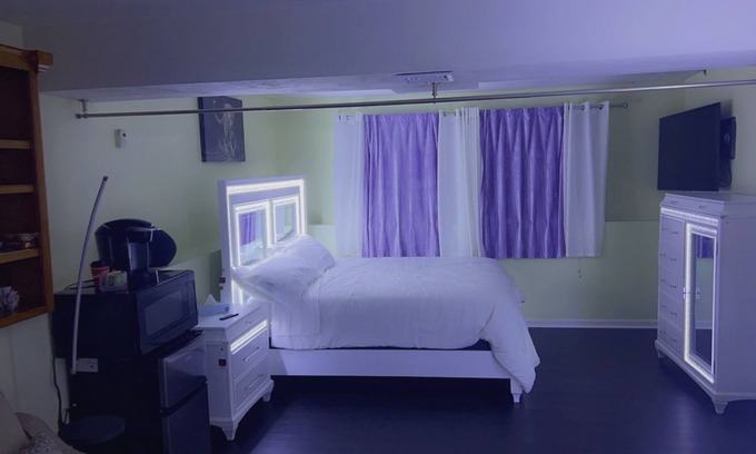 Worcester Bed & Breakfast | Peaceful & relaxed neighborhood. Private location