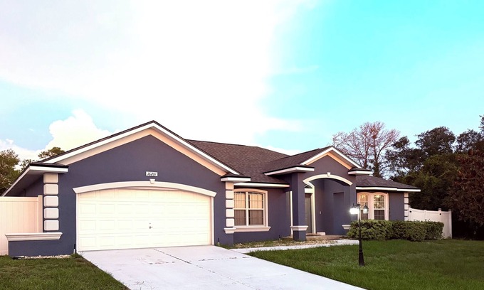 Ocala House | Peaceful, Relaxing & Quiet Home With A Private Fenced Yard In Ocala-Pet Friendly