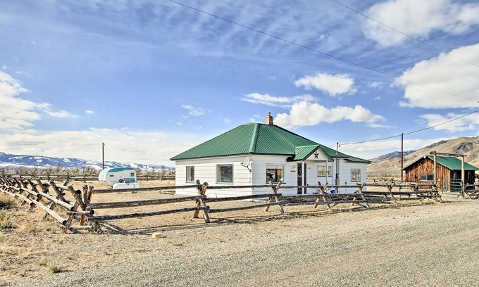 Tendoy House | Peaceful Retreat on 1 Acre w/Panoramic Mtn Views!