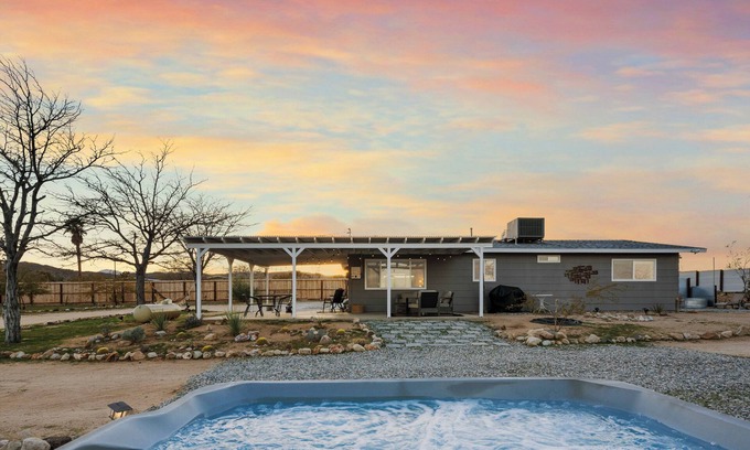 Yucca Valley House | Peaceful retreat with mountain views and hot tub near Joshua Tree National Park