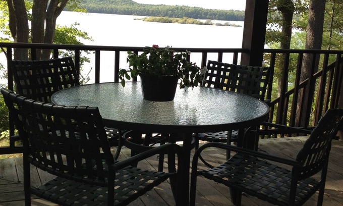Plymouth Cottage | Peaceful, Rustic Retreat, 25ft of Private Beach, 300 Acre Sandy Bottom Pond