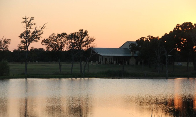 Groesbeck House | Peaceful stay at Baines Creek Ranch