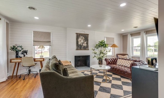 Kingsport House | Peaceful Stay on Warpath - Clean and Centrally Located!