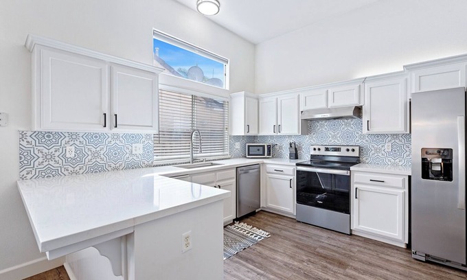 Fresno House | Peaceful Travelers Retreat - Dual Kings