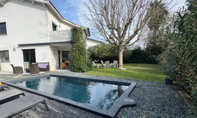 Baillargues Villa | Peaceful Villa with Pool, Massane Golf Course Villa on the golf course, swimming pool