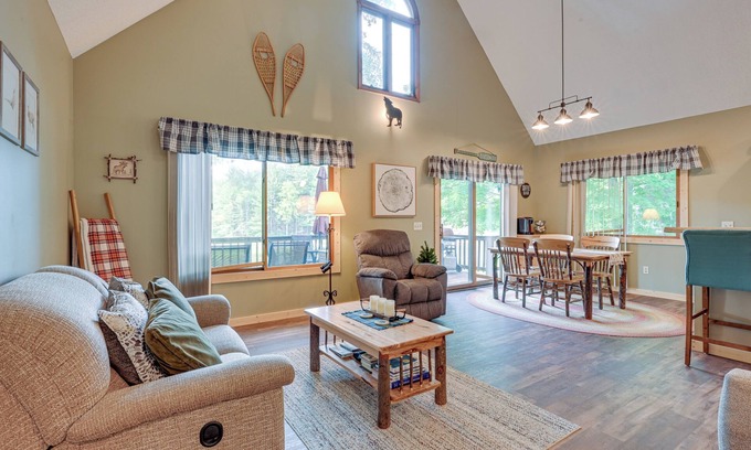 Alger Cabin | Peaceful Waterfront Cabin on Tittabawassee River!