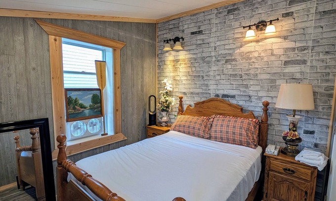 Algoma District House | Peacefully elegant 3-bedroom/1 Bathroom house in Sault Ste. Marie