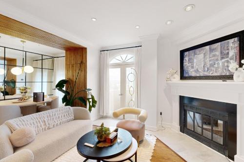 Colonial Homes Apartment | Peachtree Palace