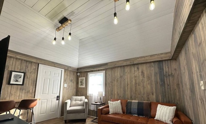 Blodgett Mills Apartment | Peak’s Paradise Apartment 2