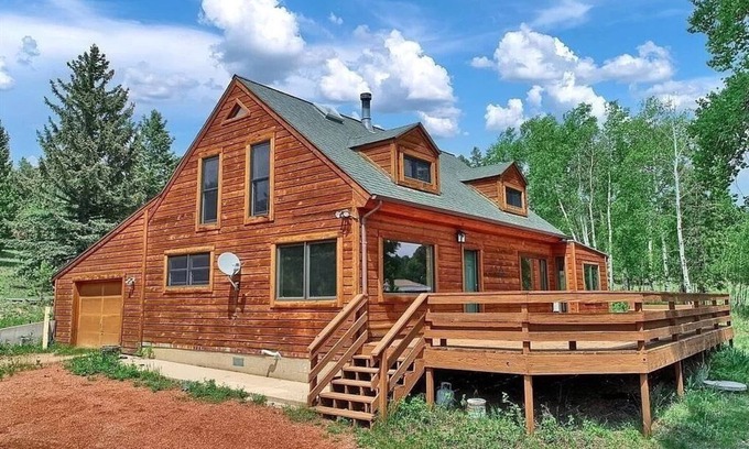 Woodland Park Cabin | ^PeakViewCabin, Amazing Views w/Hot Tub 5 min from town-Peaceful and QUIET