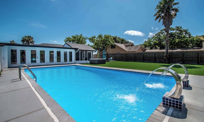 Bay Area House | Pearl Grand on Ocean