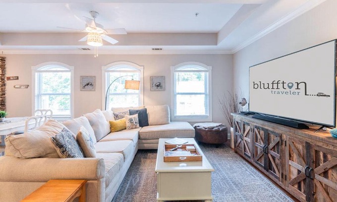 Bluffton House | Pearl of the Promenade