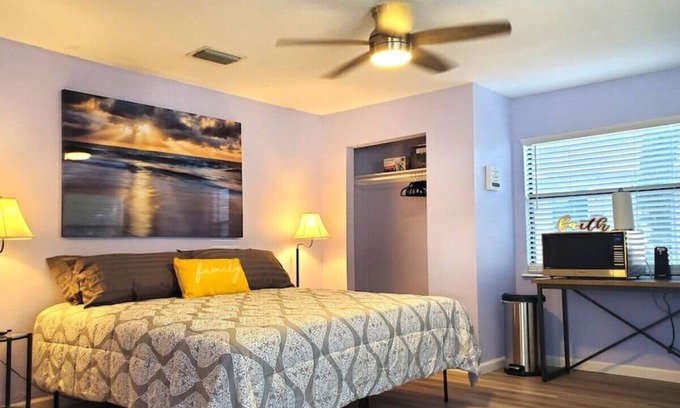 Disston Heights House | Pearl · Spacious Suite w/King Bed Near T.I. Beaches