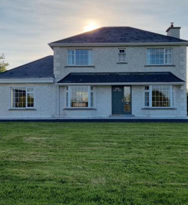 Inishmacatreer House | Pebble Dash House