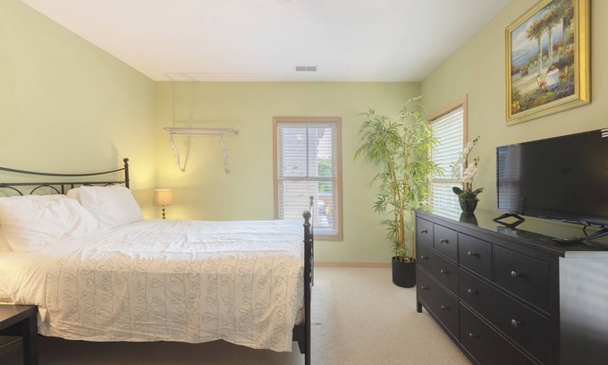 Douglas Condo | Pebble Hideaway-downtown Douglas and close to beach!