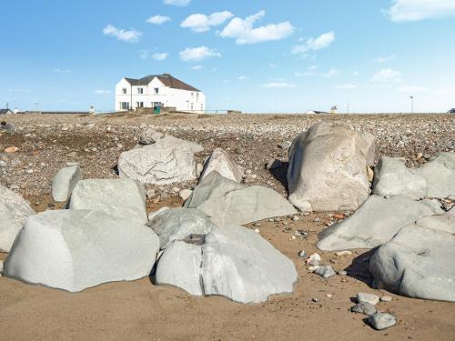 Dinas Dinlle Apartment | Pebbles - Ukc6950