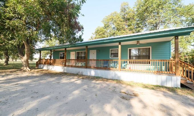 Lake Village Apartment | Pecan Grove 05 Hogue East