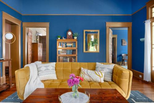 Kirkwood House | Pecan Park