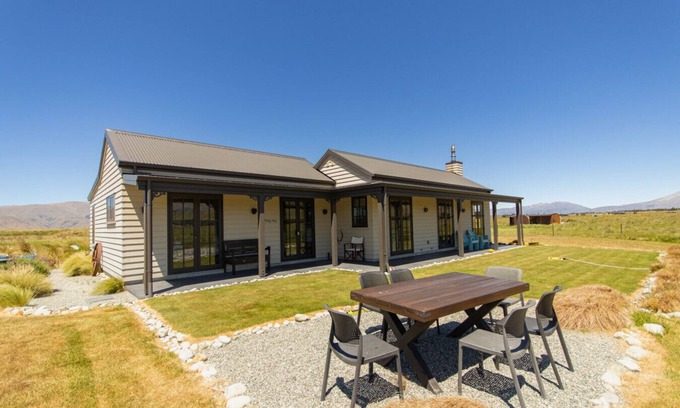 Ben Ohau House | Pedalfish Cottages: Milky Way FREE WIFI