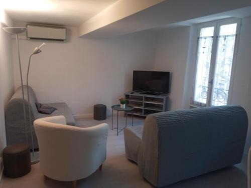 Cotignac Apartment | Peggy
