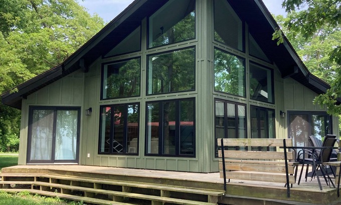 Kingsville Cottage | Pelee Cabana: Private beach front property with stunning nightly sunsets
