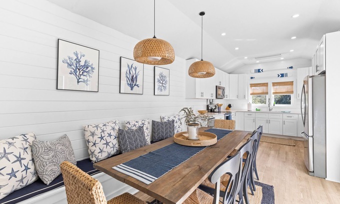 Pelican Bay House | Pelican Bay 14 -Luxury Home 5 min to Beach!