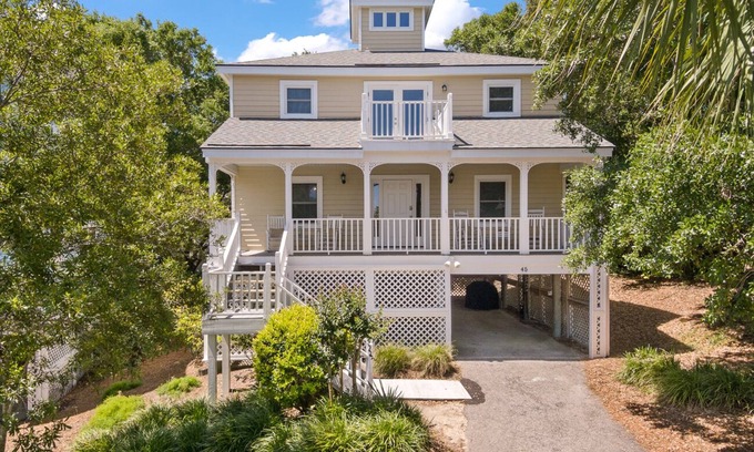 Pelican Bay House | Pelican Bay - 45 Family Beach House in Wild Dunes. Short Walk to Beach and Pool