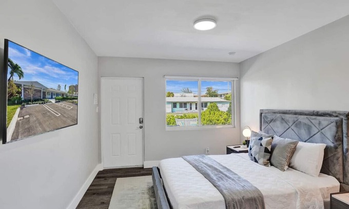 Pompano Beach Apartment | Pelican Cove: Studio Apartment in Pompano Beach