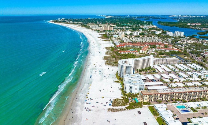 Sarasota Condo | Pelican Gardens Villa 23