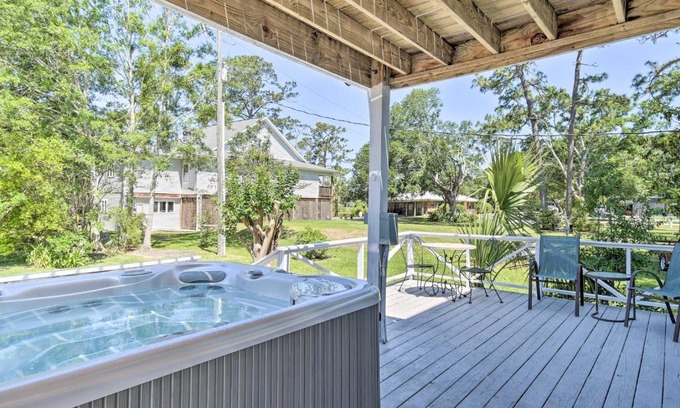 Oak House | Pelican Splash Retreat on Bon Secour River!