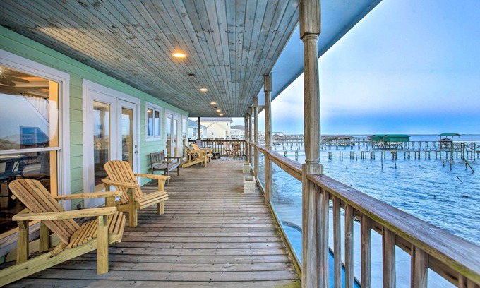 Lake Catherine House | ‘Pelicans Perch’ Waterfront NOLA Haven w/Pool!