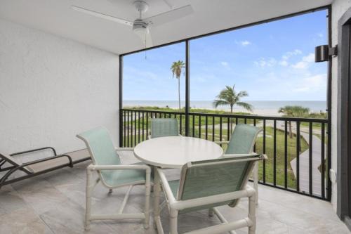 Sanibel Apartment | Pelicans Roost 204 condo