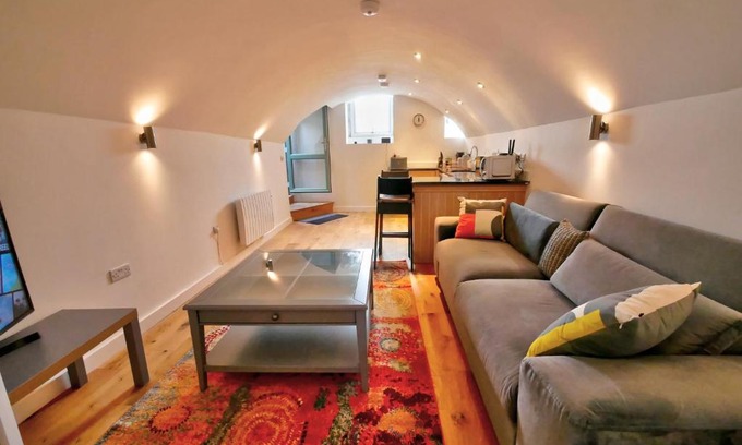 Hepworth Apartment | Pell Dell Apartment