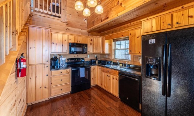 Luray Cabin | Pembroke Cabin
