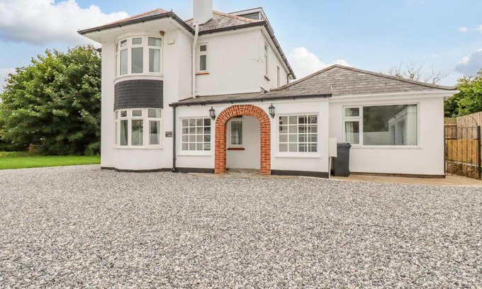 Summercourt House | Pen-Y-Thon House