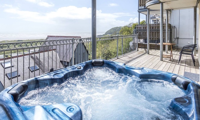 Pendine Apartment | Pendine Heights - 2 Bedroom Apartment