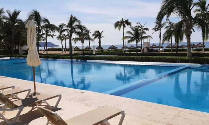 Cerritos Condo | Peninsula Charming and luxury apartment on the beach, with beautiful ocean view