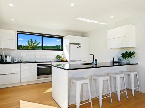 Wanaka House | Peninsula Peaks - Wanaka Holiday Home