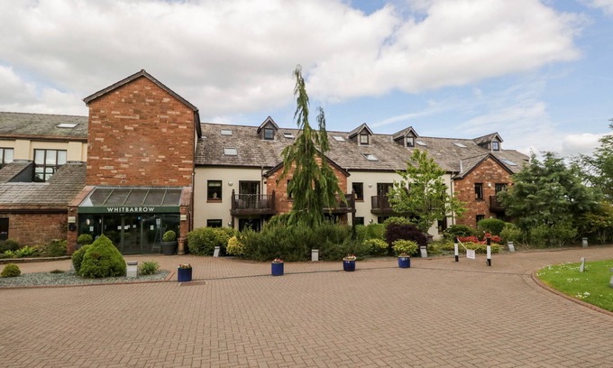 Penrith Cottage | PENNINE VIEW, romantic, with pool in Penruddock