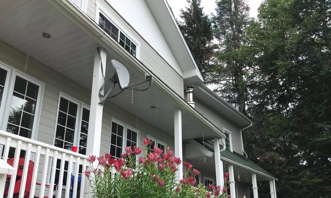 Val-des-Lacs House | Penny Lane