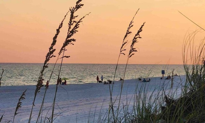 Pensacola Beach Condo | Pensacola Beach Condo w/Great Views (F12)