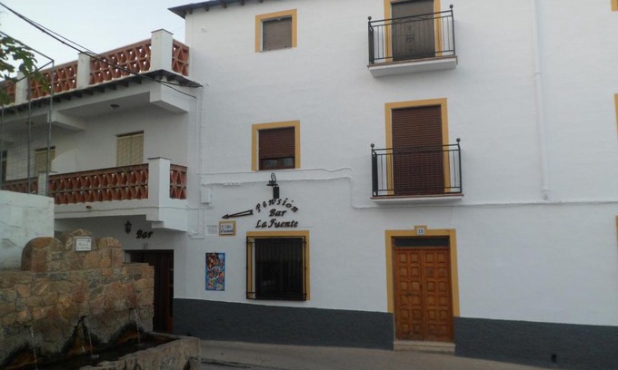 Yegen House | Pensión La Fuente