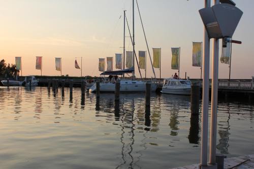Ostseebad Dierhagen Apartment | Pension Amo Marem