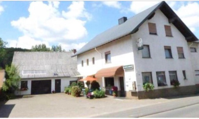 Schoenecken House | Pension Burgklause