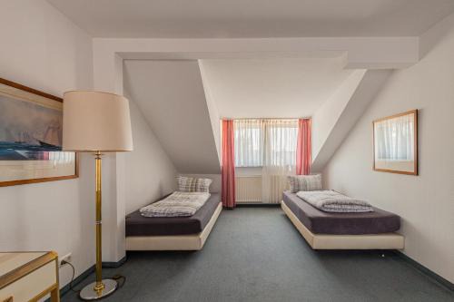 Mickten House | Pension für Monteure in Dresden, Zimmer mit eigenem Bad und großer Gemeinschaftsküche