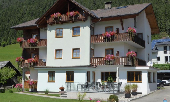 Naggl House | Pension Haus Edelweiss