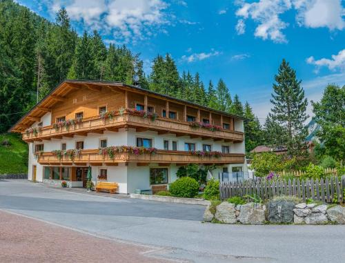 Leutasch House | Pension Pichler